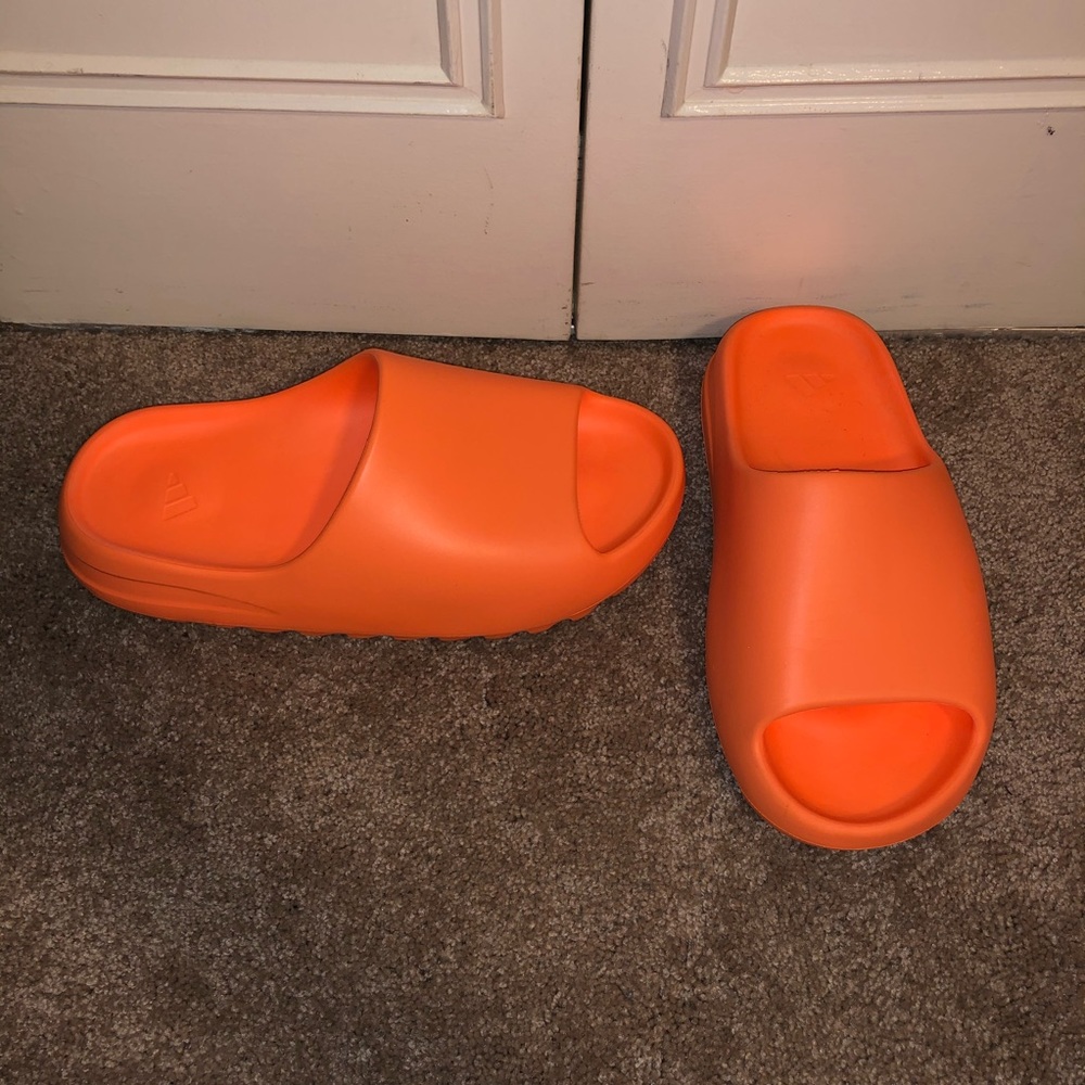 YEEZY SLIDE ENFLAME ORANGE